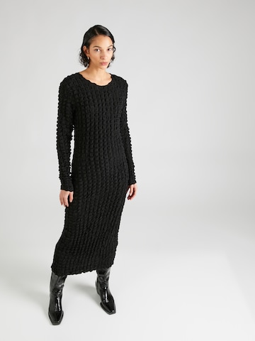 Robe 'Jennys' minimum en noir : devant