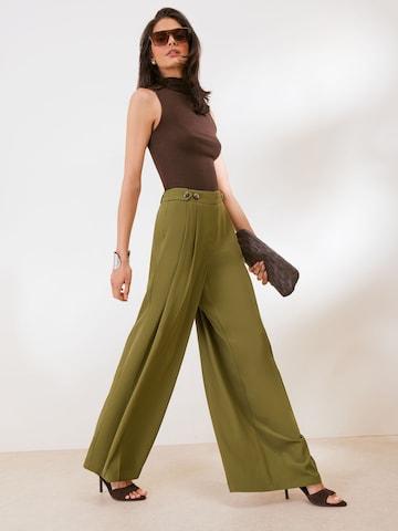 Friends Like These - Pierna ancha Pantalón plisado 'Essentials' en verde