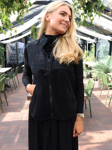 Liberte Essentiel Vest ' TEDDY ' in Black