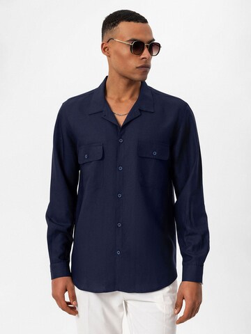 Coupe regular Chemise Antioch en bleu : devant