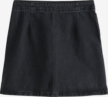 Next Hame värissä musta: etupuoli