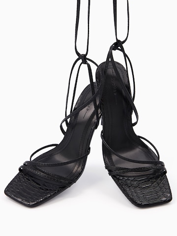 Sandales à lanières Bershka en noir