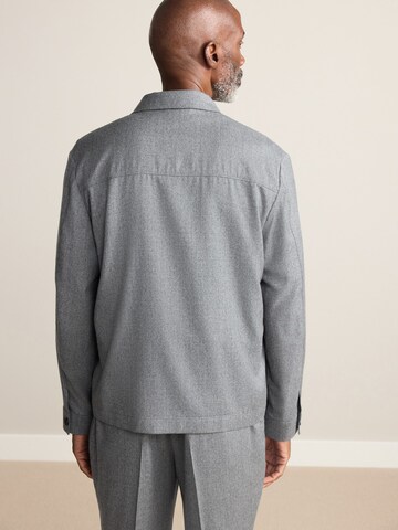 Veste mi-saison Next en gris : devant