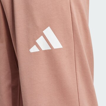 ADIDAS SPORTSWEAR Широка кройка Спортен панталон 'Essentials' в розово