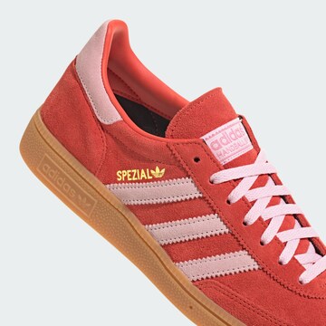 Baskets basses 'Handball Spezial' ADIDAS ORIGINALS en rouge