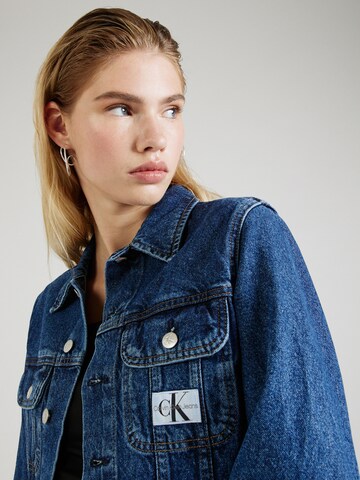 Calvin Klein Jeans Přechodná bunda 'Cropped 90s' – modrá