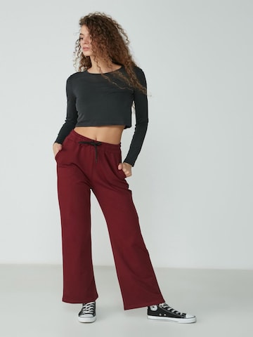 C&City Flared Pants in Red