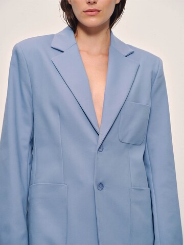 RÆRE by Lorena Rae - Blazer 'Amalia' en azul