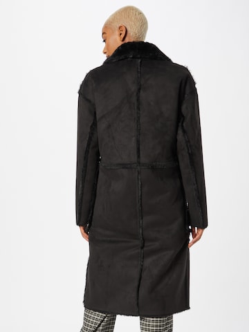 Le Temps Des Cerises Winter Coat 'Fambra' in Black