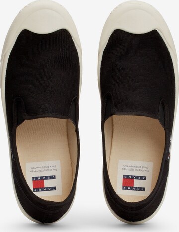 TOMMY HILFIGER Trampki slip on w kolorze czarny