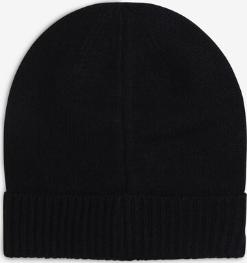 Finshley & Harding Beanie in Black: front