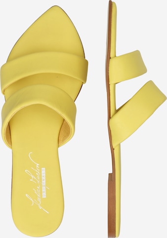 Karolina Kurkova Originals - Zapatos abiertos 'Flores' en amarillo