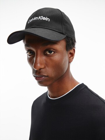 Șapcă de la Calvin Klein pe negru