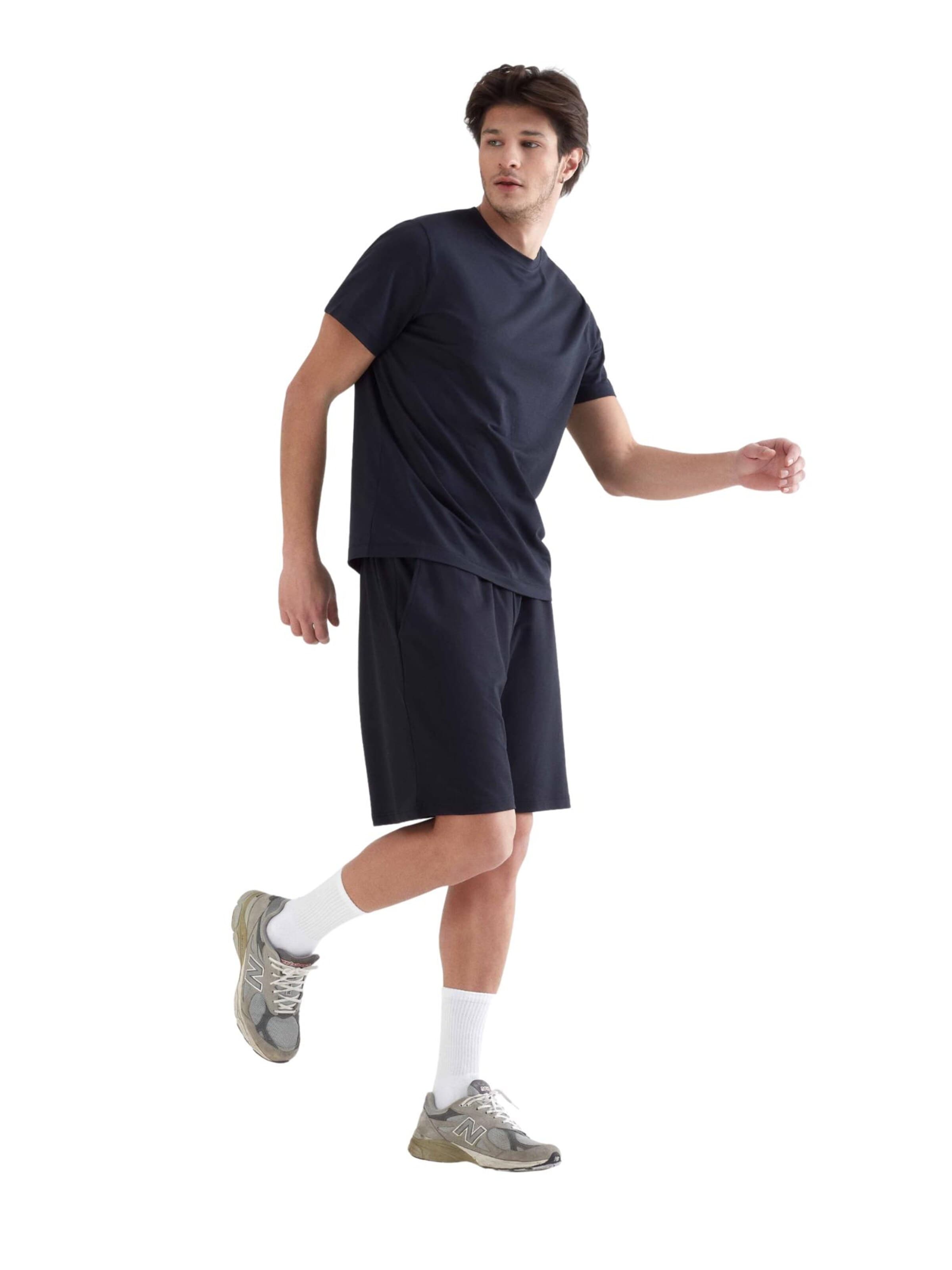 True North Regular Workout Pants in Black