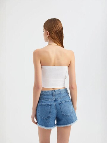 Hiccup Top 'Crop Top' – bílá