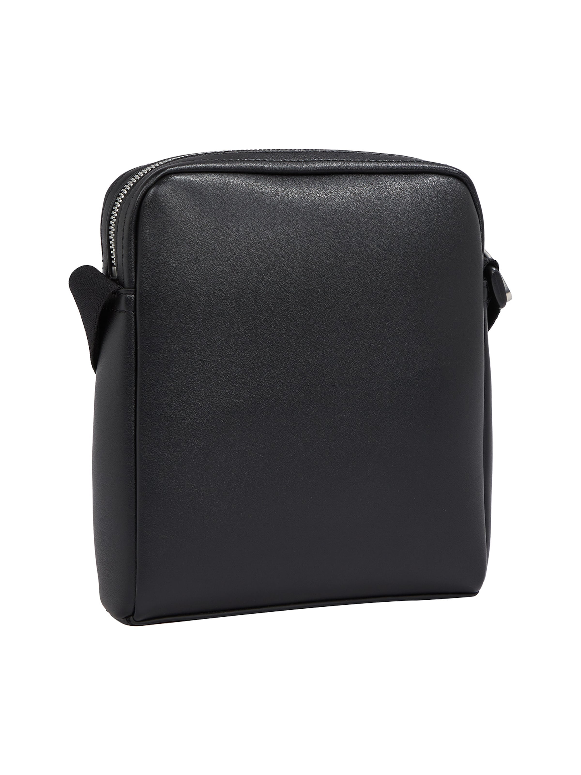 Calvin Klein Taška cez rameno - Čierna