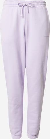 DAN FOX APPAREL - Tapered Calças 'Constantin' em roxo: frente