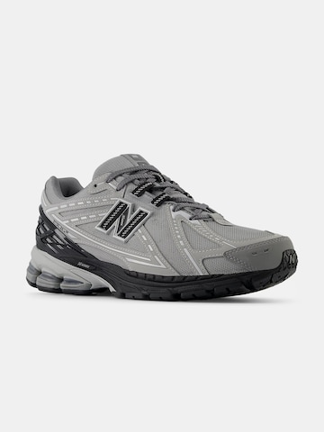 new balance - Sapatilhas baixas '1906R' em cinzento: frente