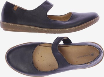 EL NATURALISTA Flats & Loafers in 41 in Blue: front