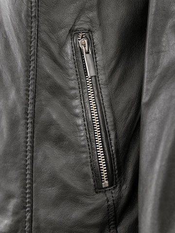Veste mi-saison 'Fulya' Jilani en noir