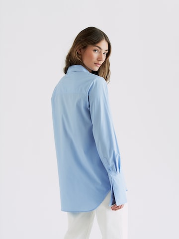 Camicia da donna 'Alanis' di RÆRE by Lorena Rae in blu