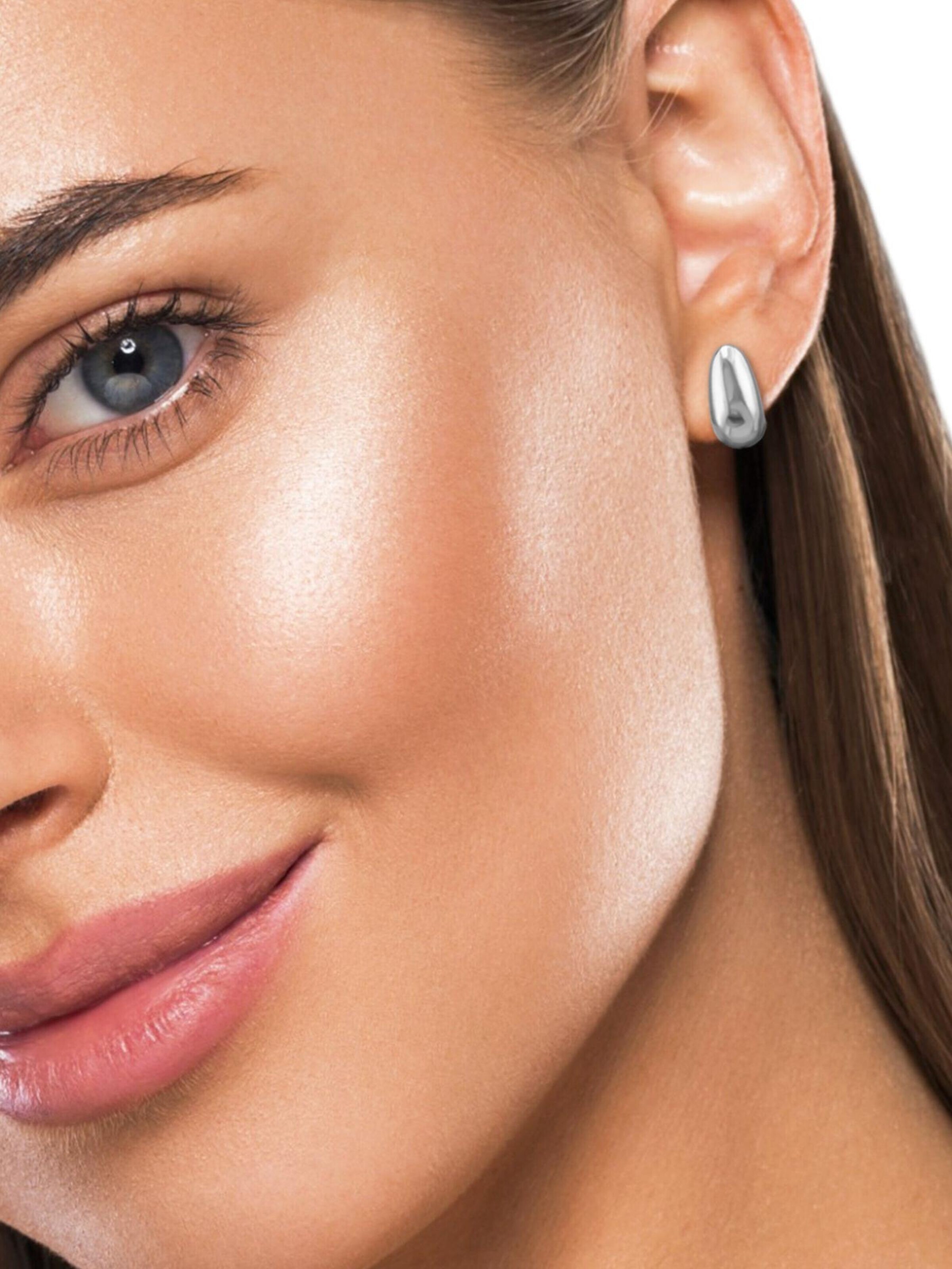 Maxte Earrings in Silver: front