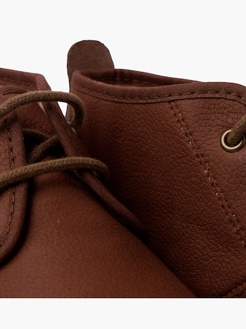 Pisamonas - Botas en marrón