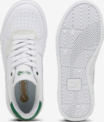 Baskets basses PUMA en blanc