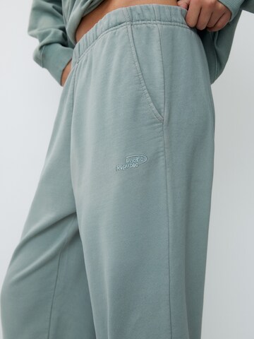 Pull&Bear Tapered Broek in Groen