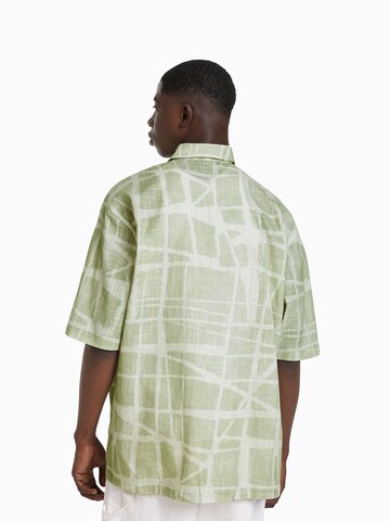 Comfort fit Camicia di Bershka in verde