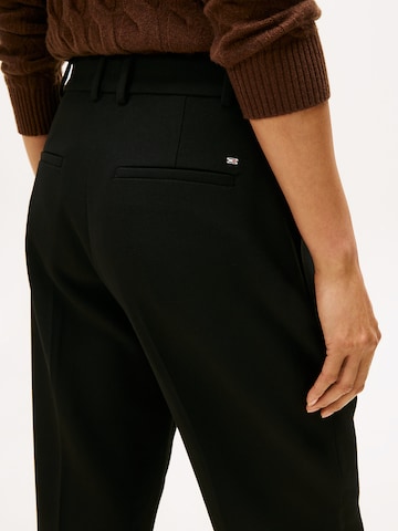 TOMMY HILFIGER regular Παντελόνι με τσάκιση σε μαύρο