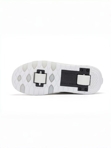 HUSKSWARE Inline and Roller Skates in White