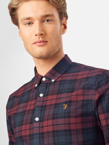 FARAH - Regular Fit Camisa 'BREWER' em vermelho