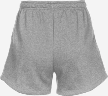 NIKE Loosefit Shorts in Grau