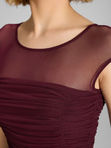 SWING Cocktail Dress in Red