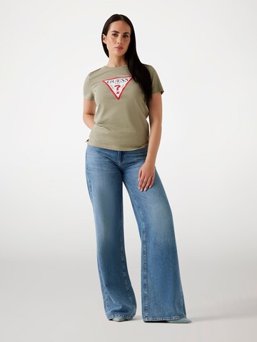 GUESS T-Shirt in Grün