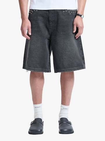 Reternity Loosefit Shorts in Schwarz: Vorderseite