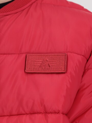 ALPHA INDUSTRIES - Chaqueta de entretiempo 'MA-1' en rojo