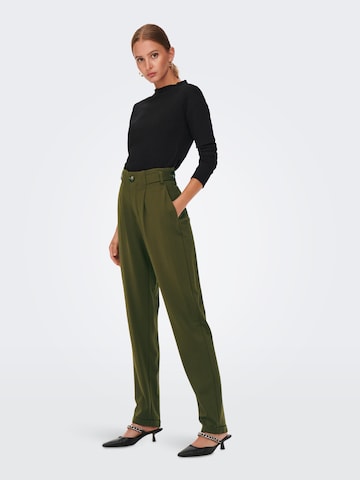 ONLY Zúžený strih Plisované nohavice 'GIA' - Zelená