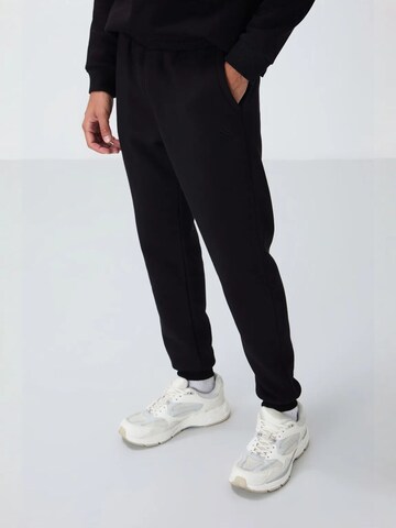 Tommy Life Joggingpak in Zwart