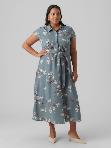 Robe-chemise Vero Moda Curve en bleu : devant