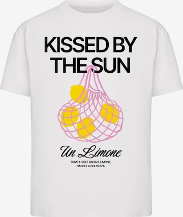 T-shirt 'Kissed By The Sun' Mister Tee en blanc : devant