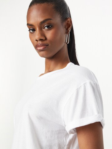 T-shirt 'LARIMA' DRYKORN en blanc