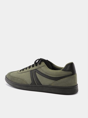 Pull&Bear Platform trainers in Green