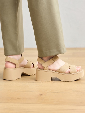 Sandales UGG en beige