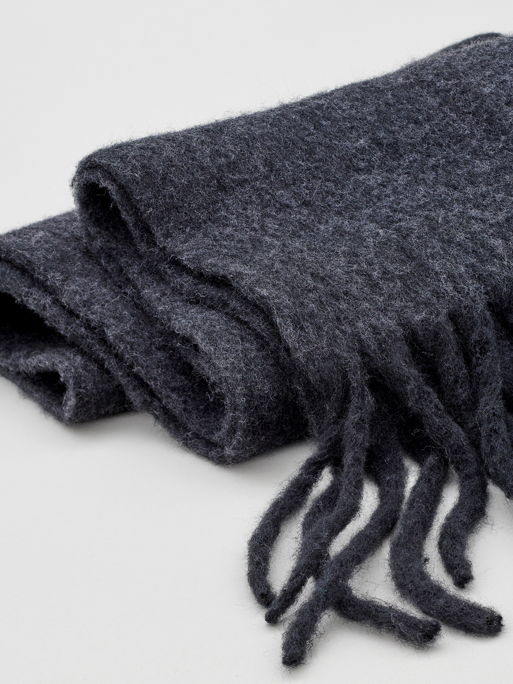 EDITED Produkte Schal 'Isra' (GRS) schwarz