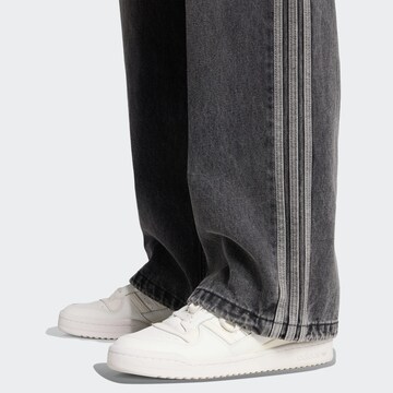 Loosefit Jean 'Adilenium Season 4 Teamgeist' ADIDAS ORIGINALS en noir