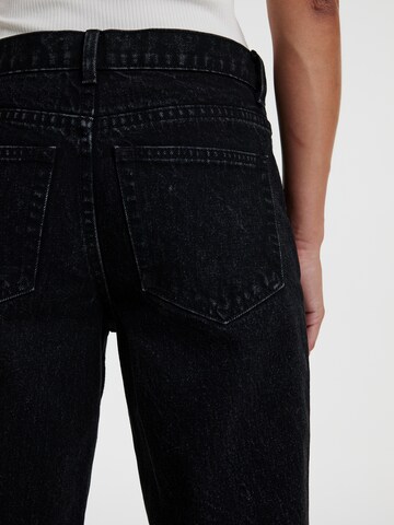 regular Jeans 'Kris' di EDITED in nero