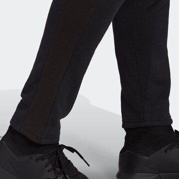 ADIDAS SPORTSWEAR Tapered Sporthose 'Tiro 21 Sweat' in Schwarz