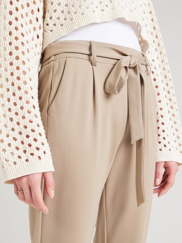 Tapered Pantaloni con pieghe 'Popye' di MSCH COPENHAGEN in marrone